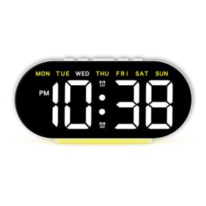Réveil numérique LED grand affichage 18 cm noir, vue de face sur fond blanc, affichage lumineux et clair.