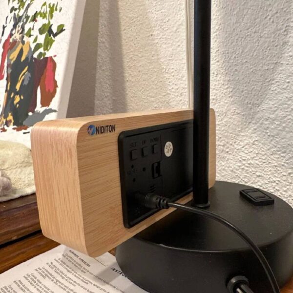 vu arriere du reveil bois led