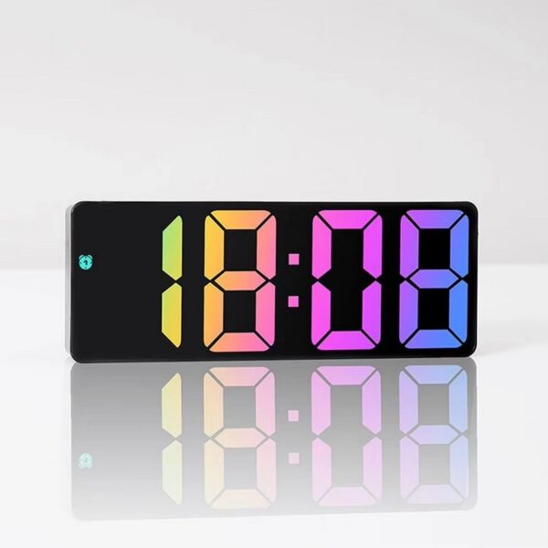 Réveil digital grand format moderne