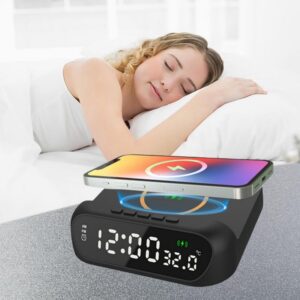 Réveil ado avec smartphone en charge