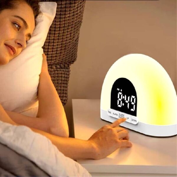 Noduveau projet Réveil lumineux design en situation minimaliste