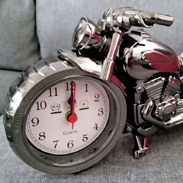 Réveil décoratif deux-roues inspiration vintage