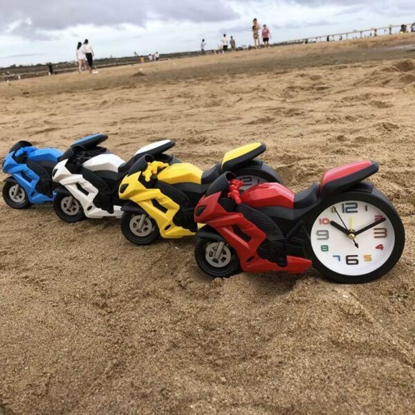 S0f0643c59c514017b74cbee6e9e8a765W Réveil design moto vue d'ensemble