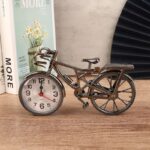 Réveil vintage forme vélo ambiance rétro