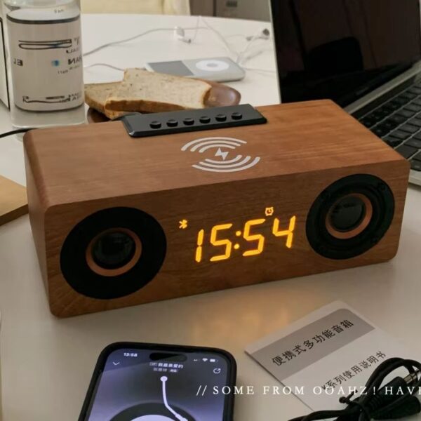 Saae7dec7b91e4d838389a74a3c535266o Radio réveil bois bluetooth vue de face