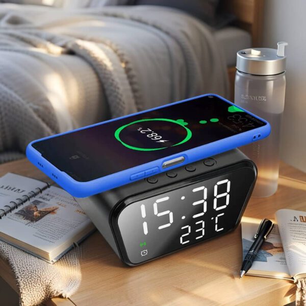 Radio réveil induction moderne avec charge sans fil pour smartphone