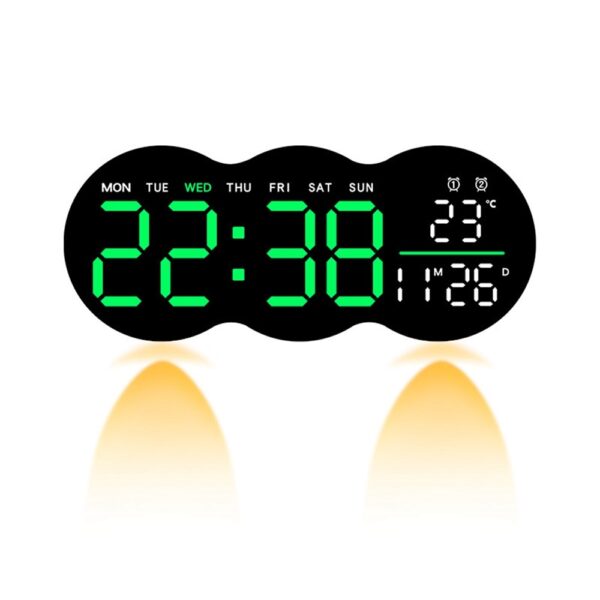 Horloge murale LED 28 cm avec écran vert, affichage de l'heure, jour et température, sur fond blanc. Horloge murale LED 28 cm avec écran vert, affichage de l'heure, jour et température, sur fond blanc.