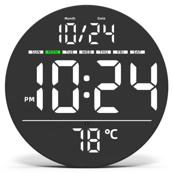 Horloge murale LED multifonction affichant l'heure, la date, le jour et la température en blanc sur fond noir. Horloge murale LED multifonction affichant l'heure, la date, le jour et la température en blanc sur fond noir.