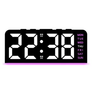 Réveil numérique LED géant noir affichant 22:38 avec rétroéclairage violet et jours de la semaine.